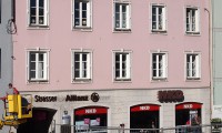 Die Fassade hatte viele Risse u. Feuchteschäden